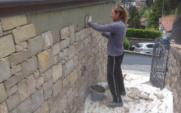 Rivestimento Abitazione con lavorazione bolognini in Pietra di Credaro